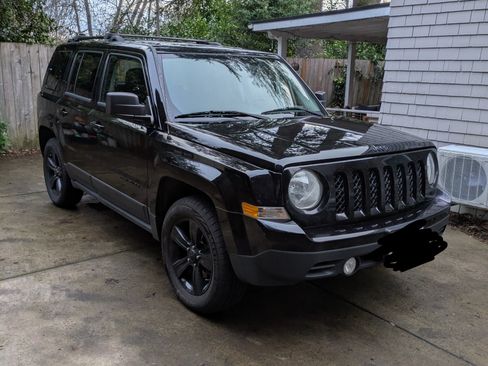 Used 2015 Jeep Patriot Sport w/ Power Value Group image 2