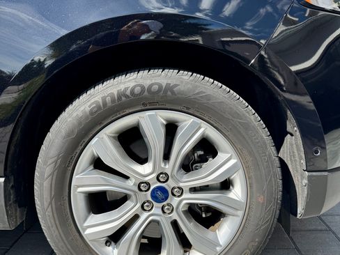 Used 2020 Ford Edge Titanium w/ Equipment Group 301A image 21