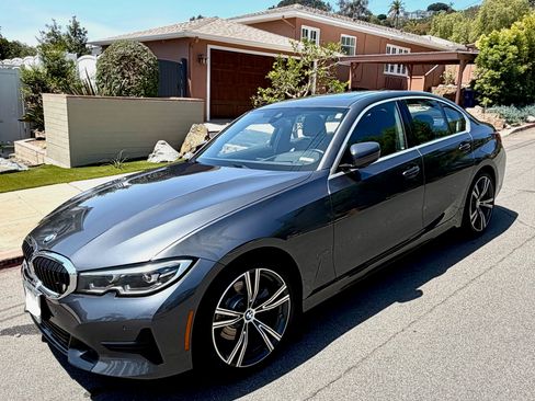Used 2019 BMW 330i Sedan w/ Premium Package RWD image 4