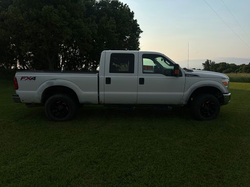 Used 2012 Ford F250 XLT w/ FX4 4X4 Off-Road Pkg image 12