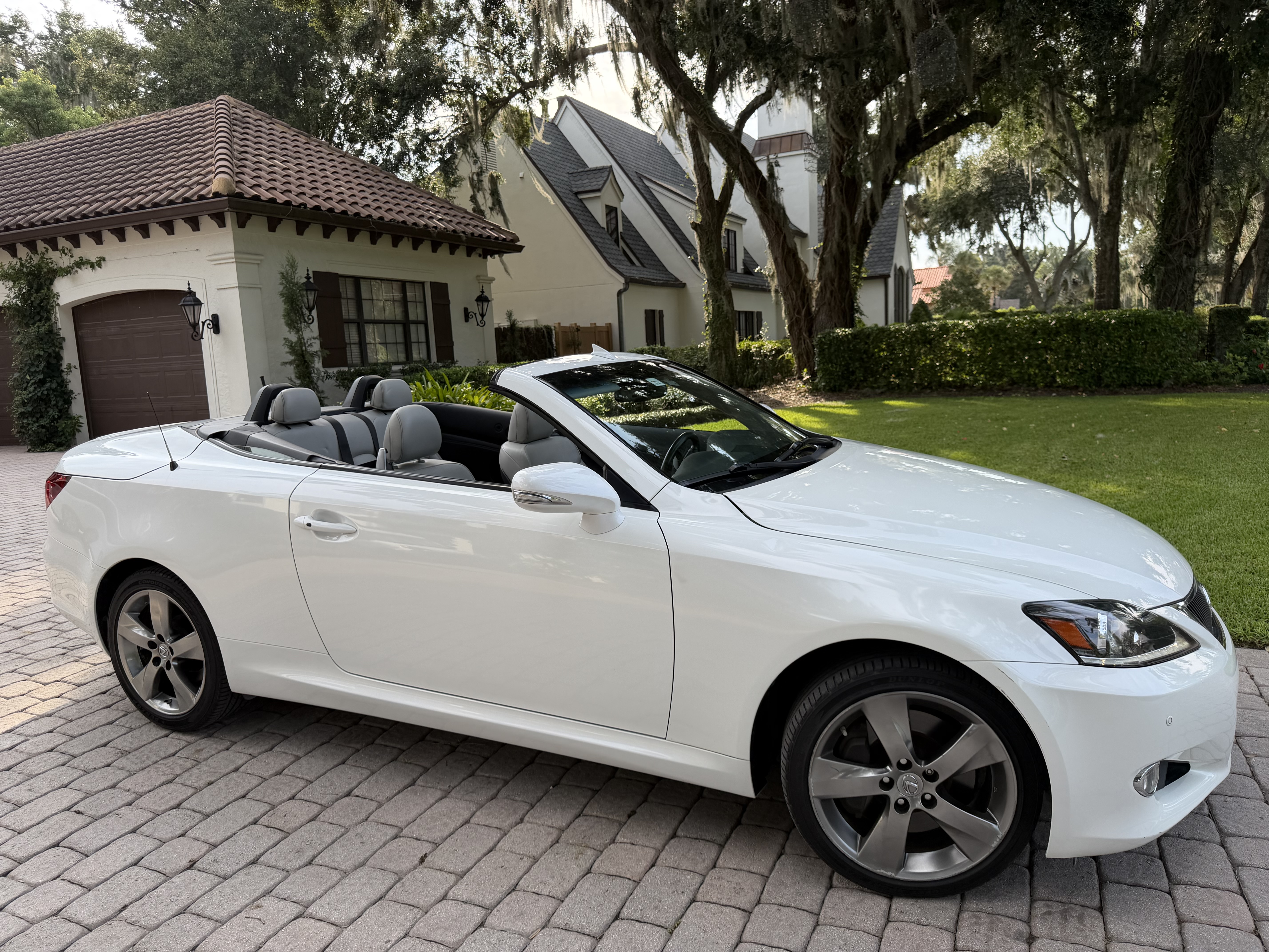 Used 2011 Lexus IS 350C w/ Luxury Pkg RWD image 12
