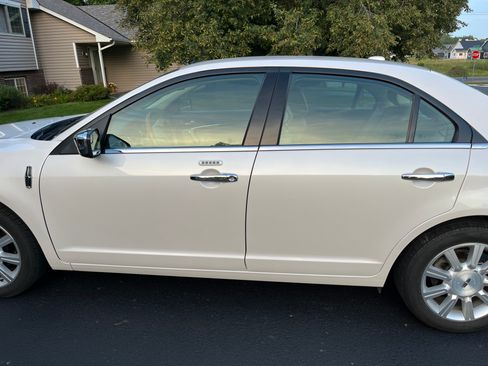 Used 2012 Lincoln MKZ FWD image 8