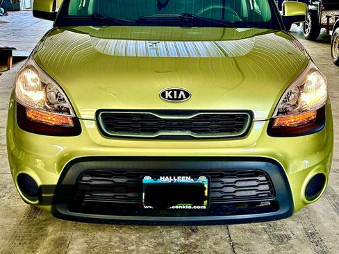 Used 2012 Kia Soul FWD image 11