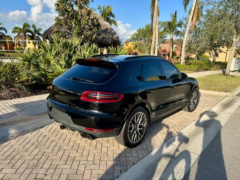 Used 2018 Porsche Macan Sport Edition image 2