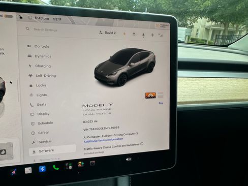 Used 2022 Tesla Model Y Long Range AWD/4WD image 17