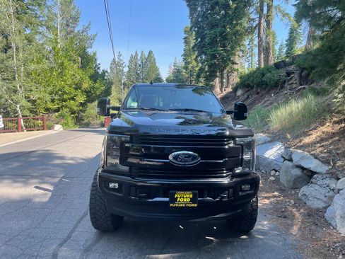 Used 2019 Ford F250 Lariat w/ Lariat Ultimate Package image 3