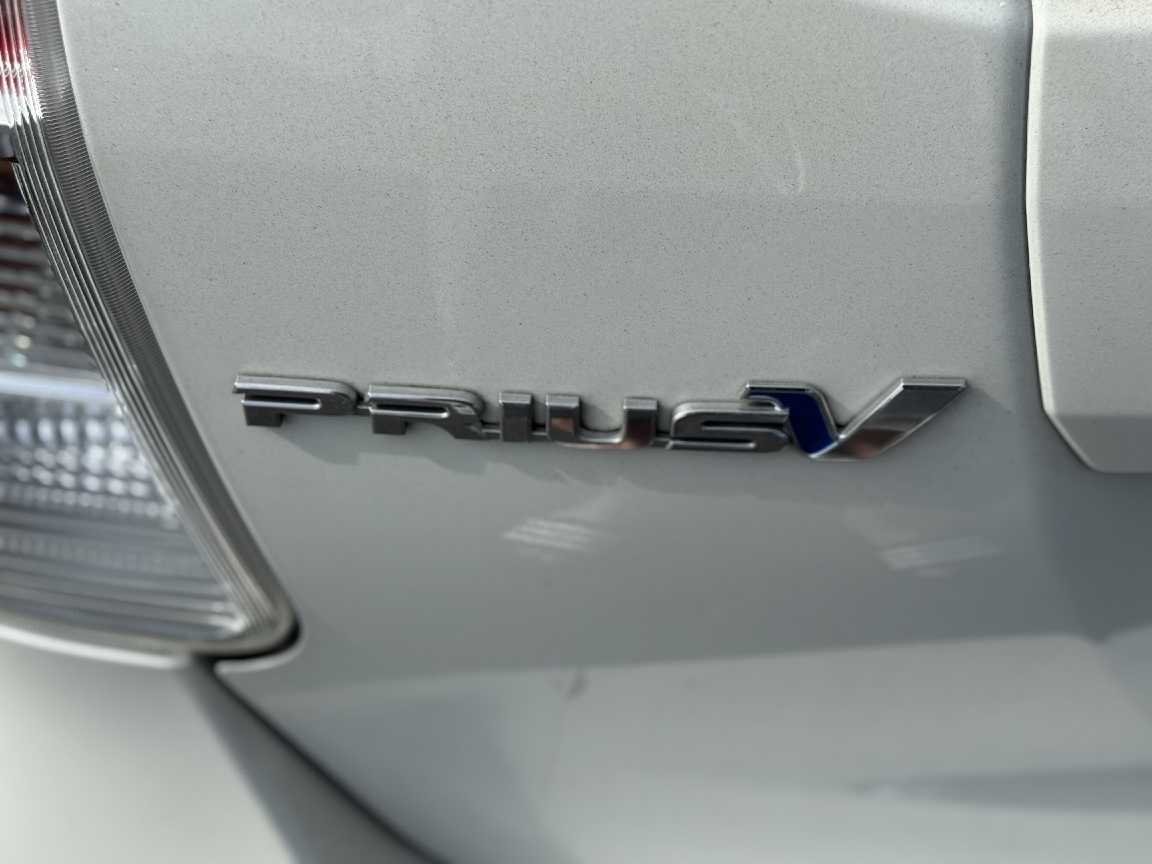 Used 2015 Toyota Prius V Five w/ Advanced Technology Package FWD image 4