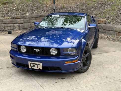Used 2005 Ford Mustang GT RWD image 1
