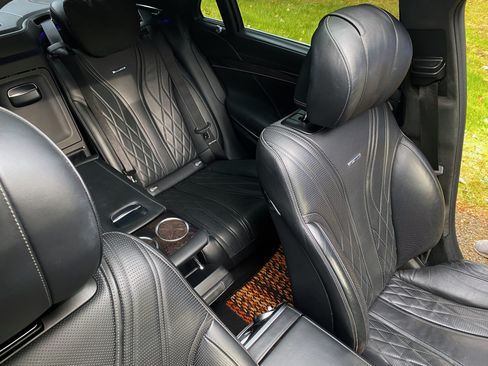 Used 2015 Mercedes-Benz S 63 AMG 4MATIC Sedan image 11