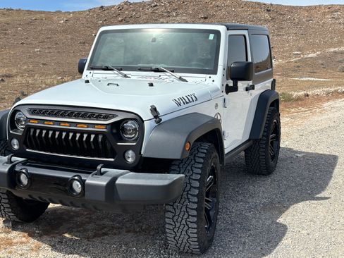 Used 2016 Jeep Wrangler Sport AWD/4WD image 9