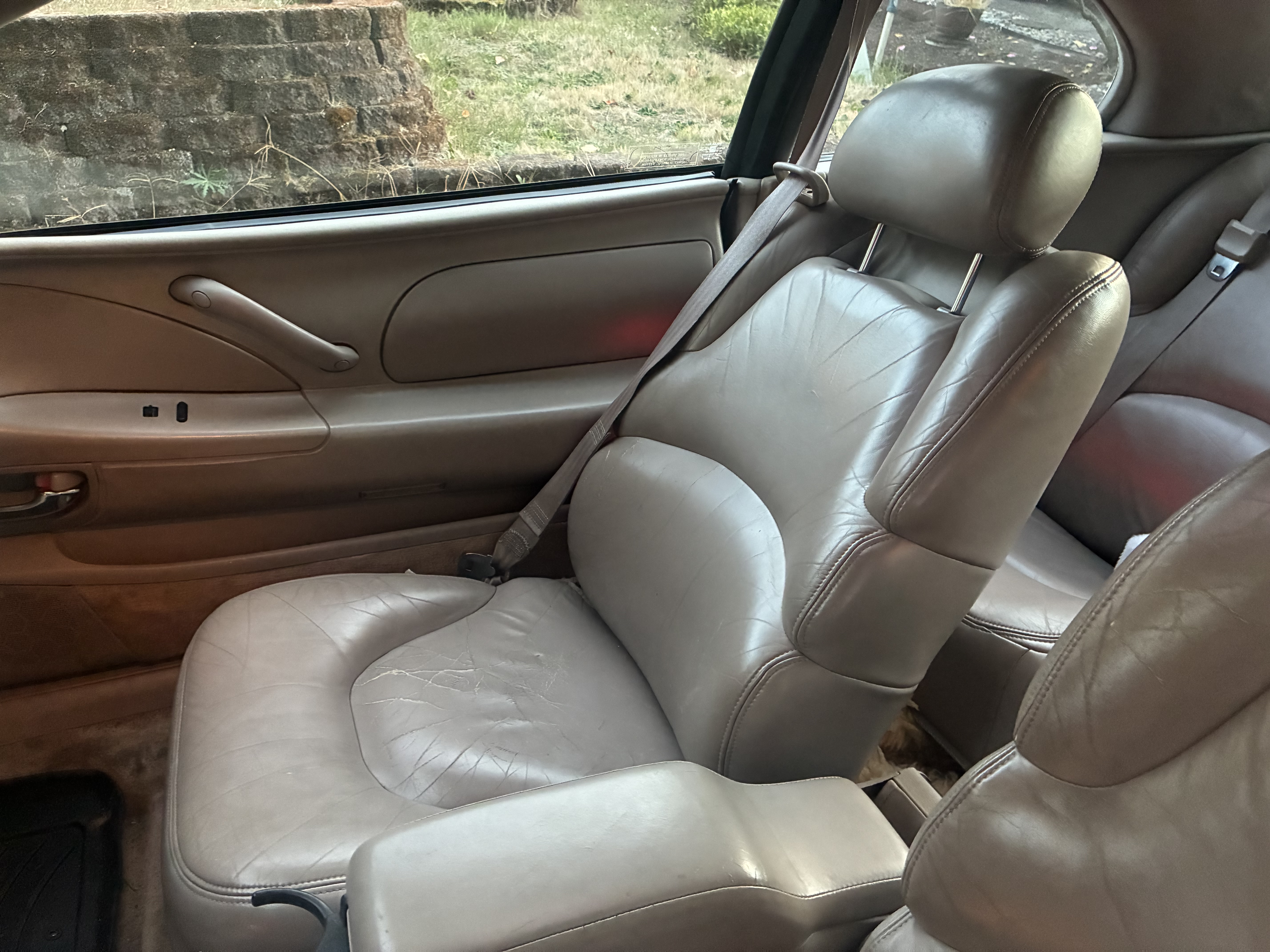 Used 1995 Buick Riviera Supercharged Coupe FWD image 8