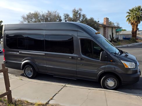 Used 2017 Ford Transit 350 XLT image 1