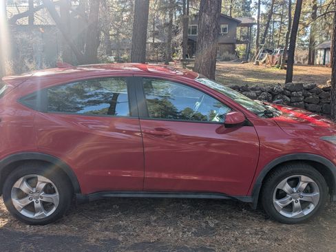Used 2016 Honda HR-V LX image 1