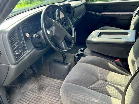 Used 2004 Chevrolet Silverado 1500 LS w/ Light Duty Power Package image 9