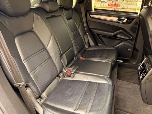 Used 2019 Porsche Cayenne AWD/4WD image 23