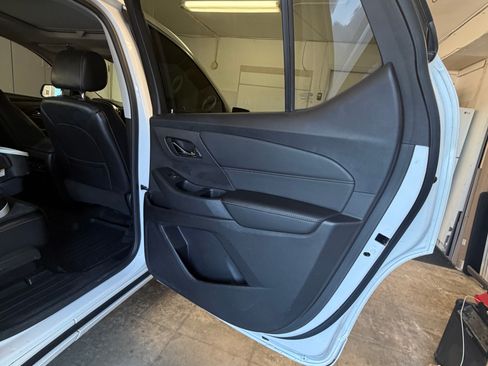 Used 2018 Chevrolet Traverse Premier w/ Driver Confidence II Package image 19