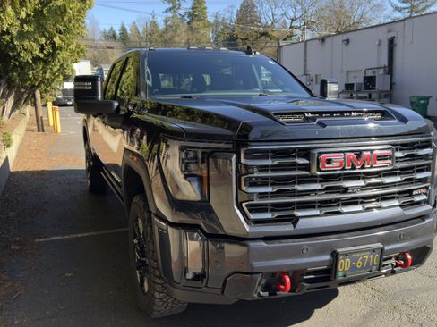 Used 2024 GMC Sierra 3500 AT4 w/ AT4 Premium Plus Package image 6