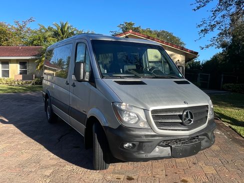 Used 2015 Mercedes-Benz Sprinter 2500 image 12