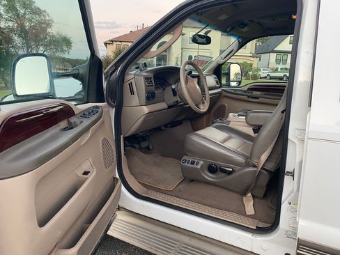 Used 2004 Ford Excursion Eddie Bauer image 11