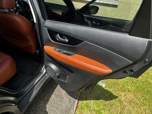 Used 2017 Nissan Rogue SL w/ SL Premium Package FWD image 21