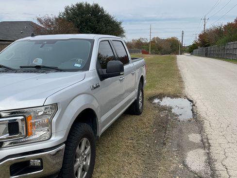 Used 2019 Ford F150 XLT w/ Equipment Group 302A Luxury image 12