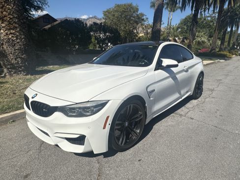Used 2018 BMW M4 Coupe image 1
