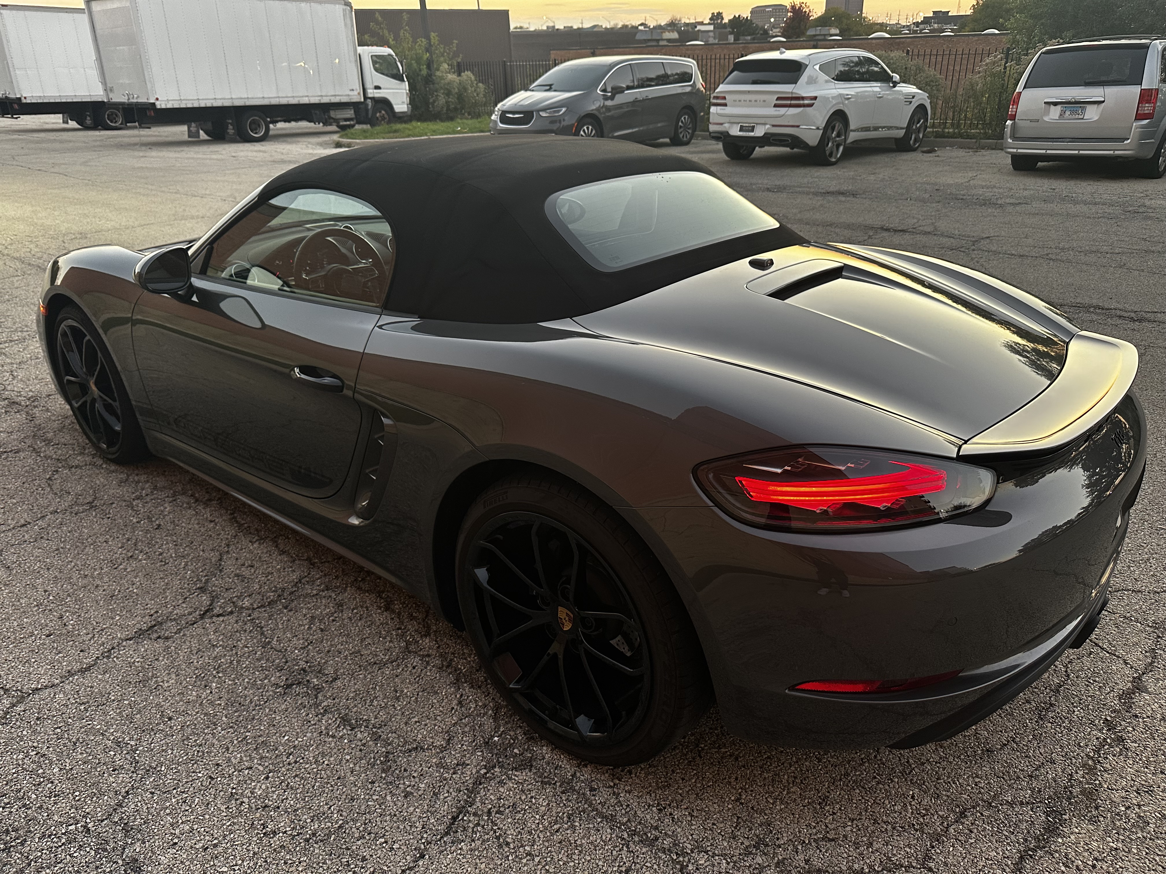 Used 2024 Porsche 718 Boxster RWD image 8