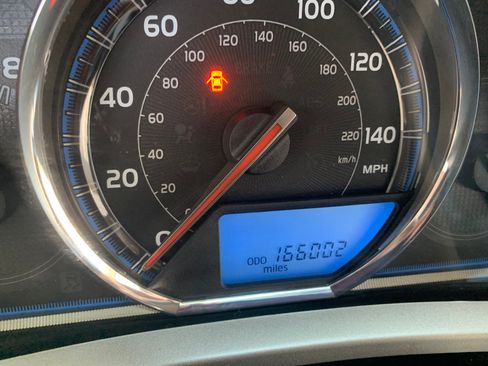 Used 2015 Toyota RAV4 Limited w/ Technology Package AWD/4WD image 6
