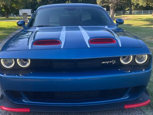 Used 2020 Dodge Challenger SRT Hellcat RWD image 10