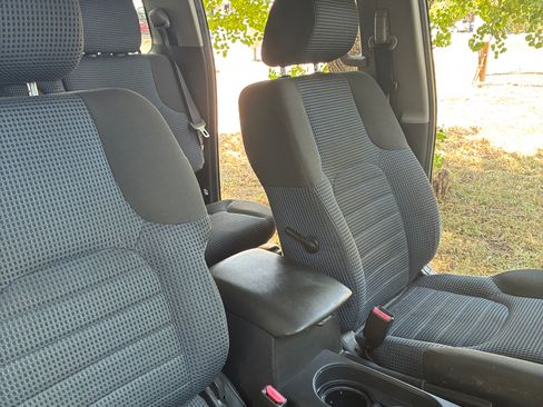 Used 2006 Nissan Frontier NISMO w/ (J01) Sunroof Pkg image 8