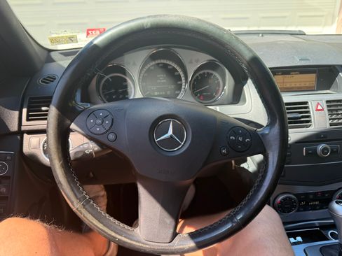 Used 2011 Mercedes-Benz C 300 C 300 4MATIC Luxury Sedan 4D image 4