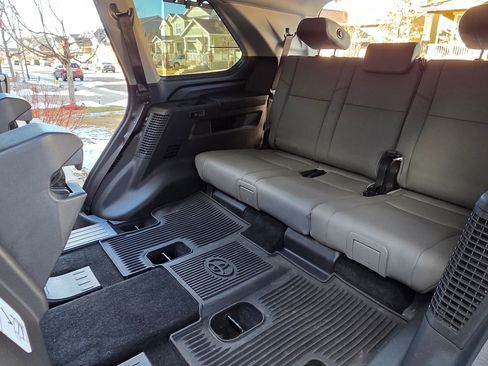 Used 2023 Toyota Sequoia Limited image 12