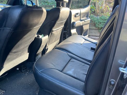 Used 2023 Toyota Tacoma Limited image 12