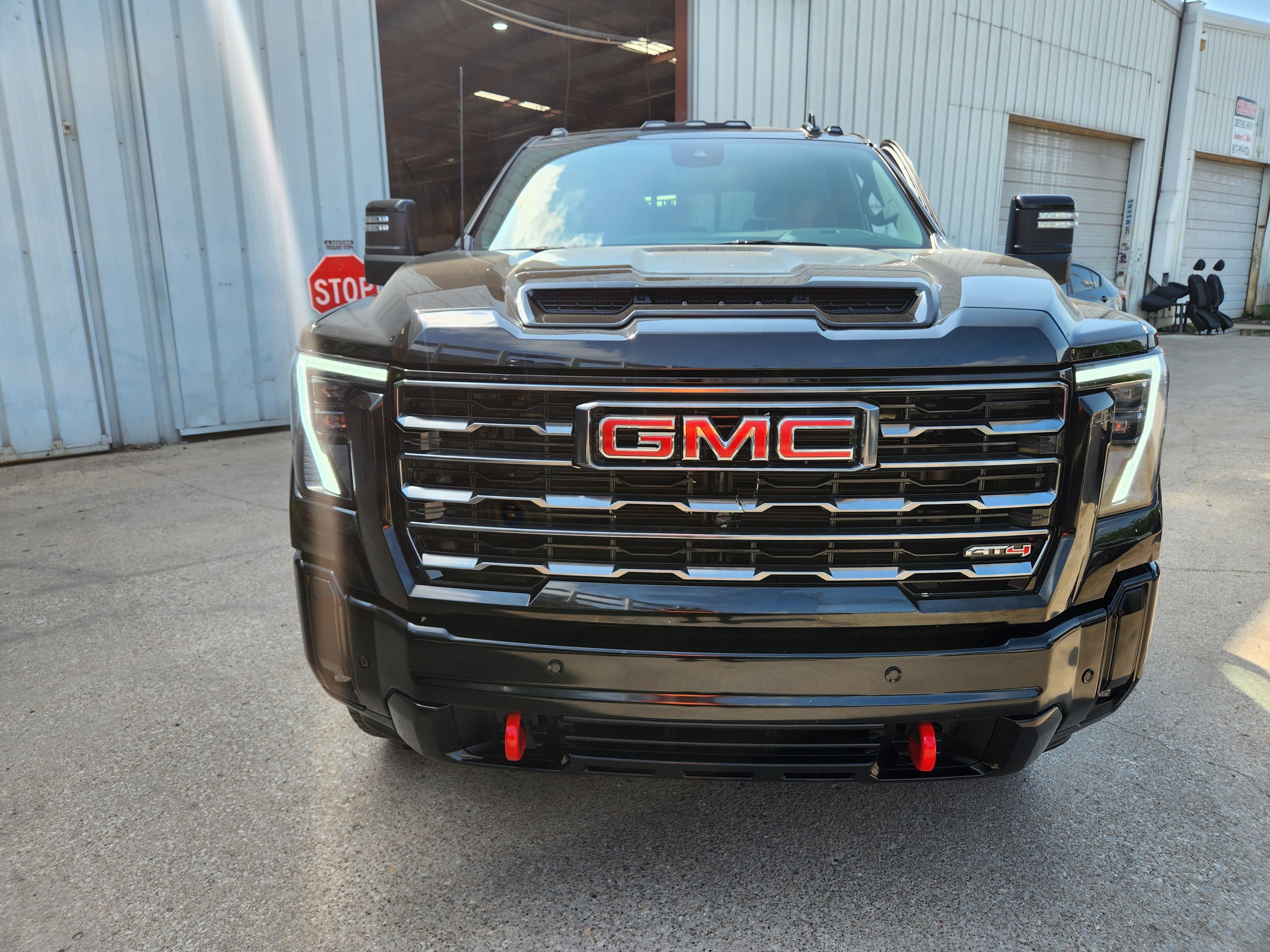Used 2025 GMC Sierra 2500 AT4 AWD/4WD image 6