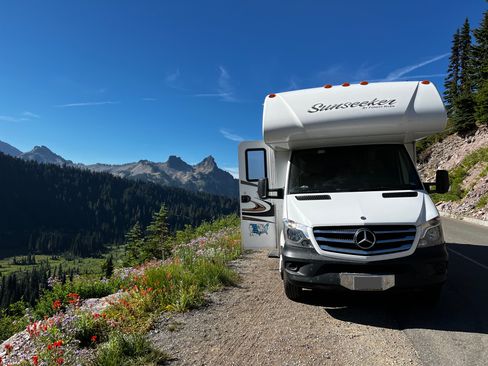 Used 2014 Mercedes-Benz Sprinter 3500 image 1