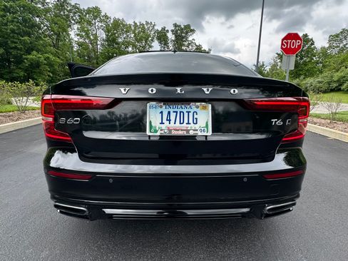 Used 2019 Volvo S60 T6 R-Design image 12