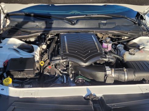 Used 2015 Dodge Challenger SRT w/ Technology Group image 22