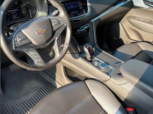Used 2022 Cadillac XT5 Premium Luxury w/ LPO, Floor Liner Package AWD/4WD image 8