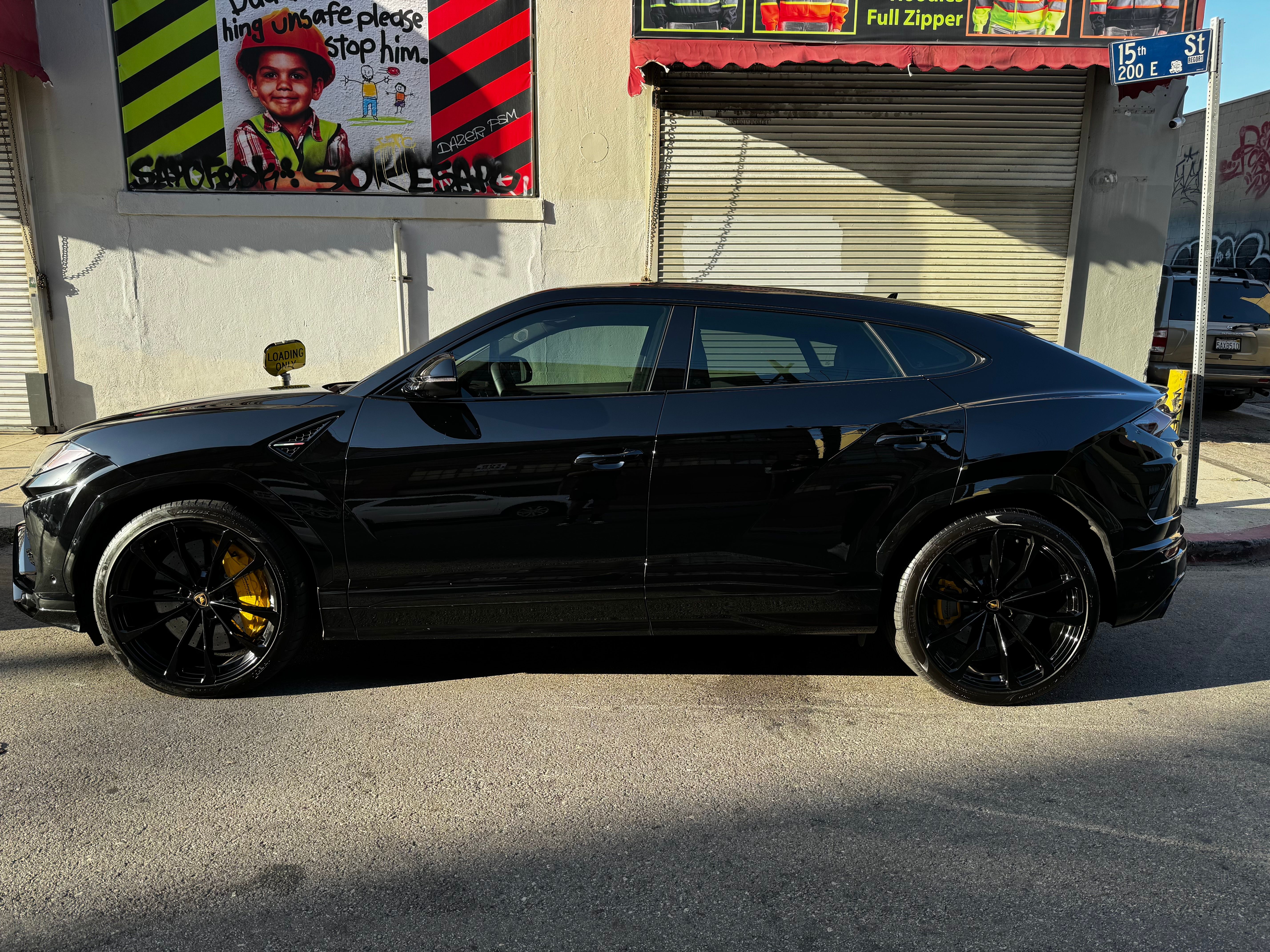 Used 2022 Lamborghini Urus AWD/4WD image 2
