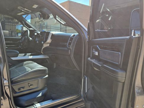 Used 2019 RAM 3500 Laramie image 21