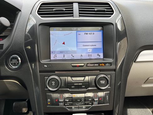 Used 2018 Ford Explorer XLT w/ Equipment Group 202A image 16