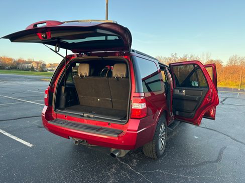 Used 2017 Ford Expedition XLT w/ Equipment Group 202A image 14