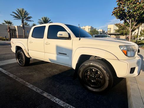 Used 2013 Toyota Tacoma PreRunner w/ TRD Sport Pkg RWD image 1