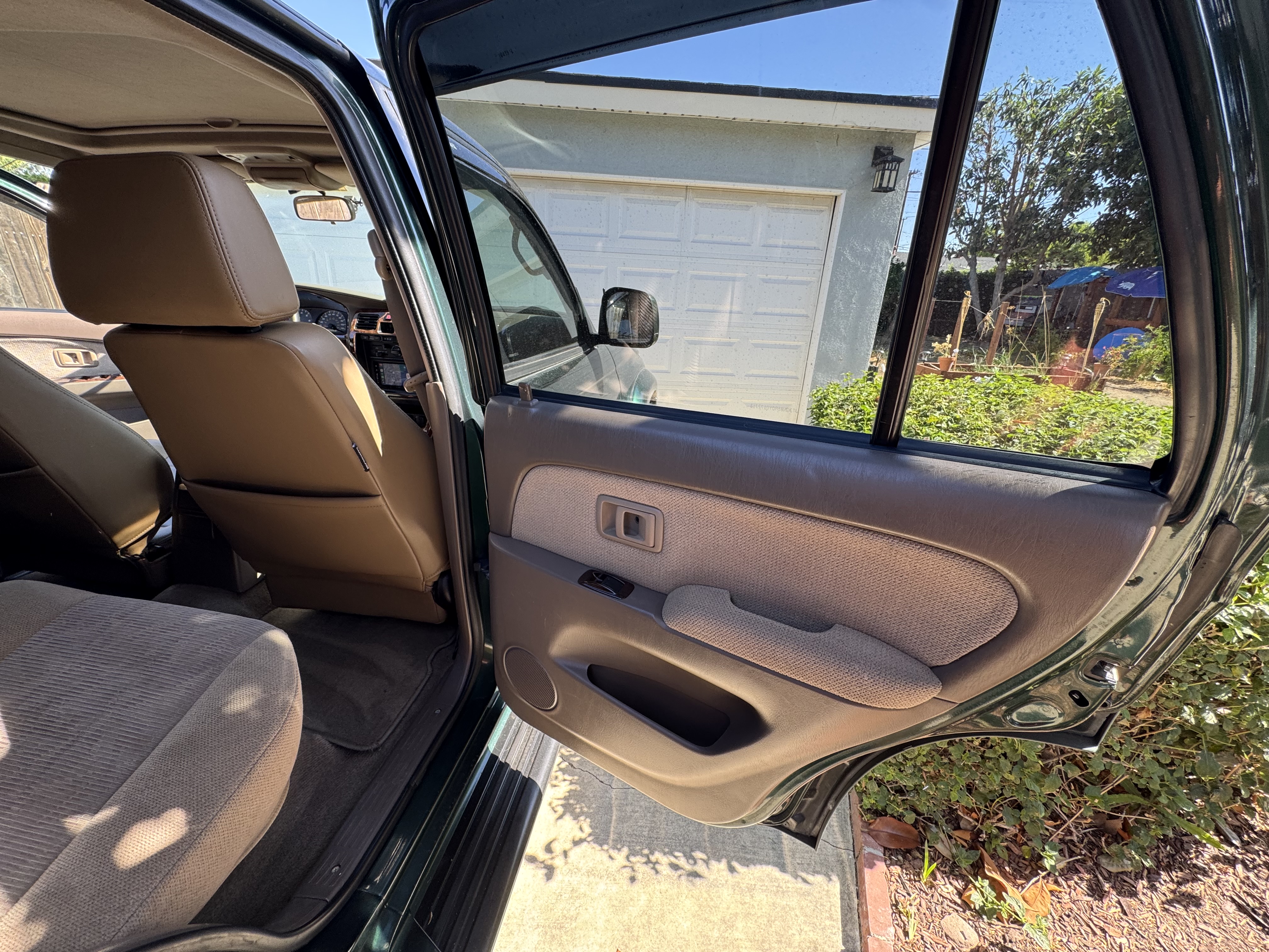 Used 2000 Toyota 4Runner SR5 w/ Upgrade Value Pkg 4 RWD image 17