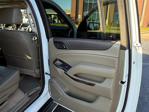 Used 2018 GMC Yukon XL SLT w/ Open Road Package image 11