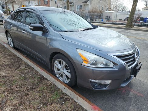 Used 2015 Nissan Altima 2.5 SV image 25