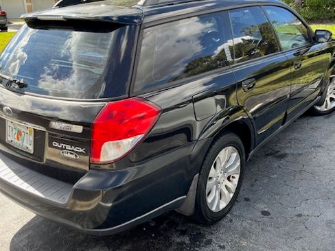 Used 2008 Subaru Outback 2.5i Limited L.L. Bean AWD/4WD image 2