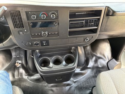 Used 2014 Chevrolet Express 3500 Extended image 20
