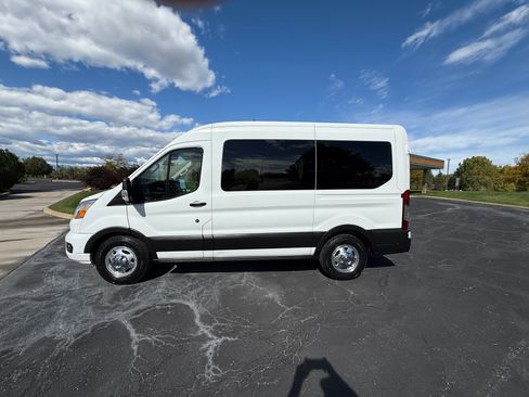 Used 2020 Ford Transit 150 XLT image 2
