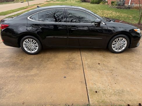 Used 2014 Lexus ES 350 w/ Luxury Package image 2